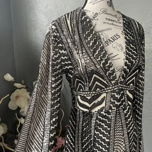 Fashion Nova Diva Sequin Mini Dress X-Large Plunge V-Neck Beige Black Slits Sexy - Picture 5 of 12